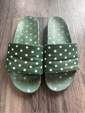 Vineyard Vines Slides
